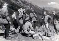 Группа альпинистов после окончания работ по обследованию района боевых действий в августе-ноябре 1942 года. 29 сентября 1962 года.  Государственный архив Ставропольского края. Ф.Р-1060, оп.1, д.2, л.42.